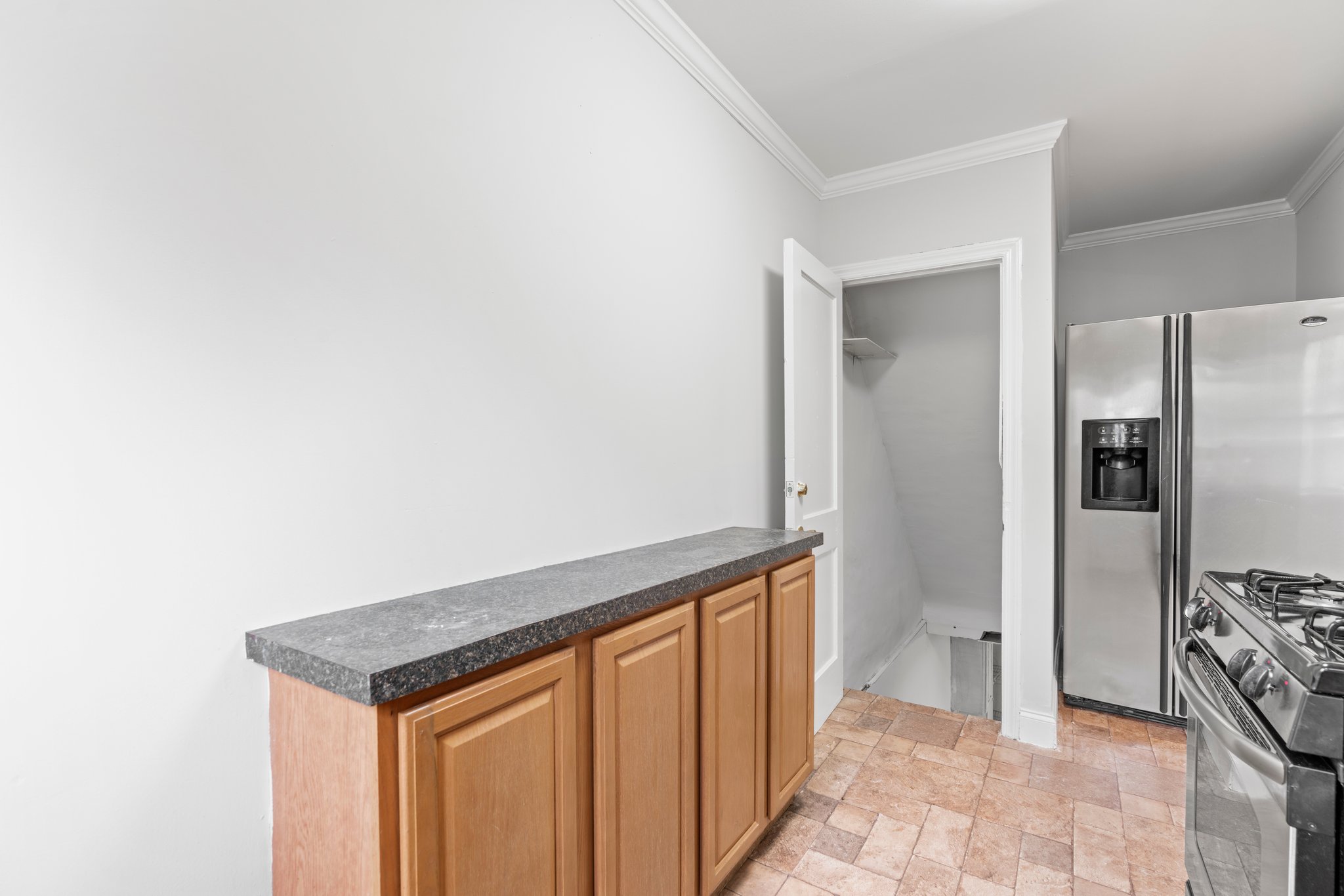15. Kitchen.JPG