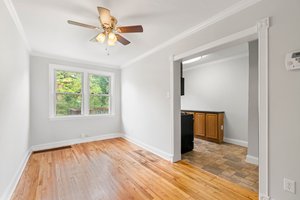 09. Dining room.JPG
