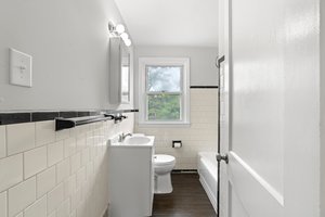 29. Upper bath.JPG