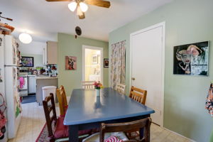 N Oakwood Ave-049