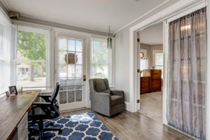 N Oakwood Ave-030