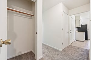 S State St-S0209-018.jpg
