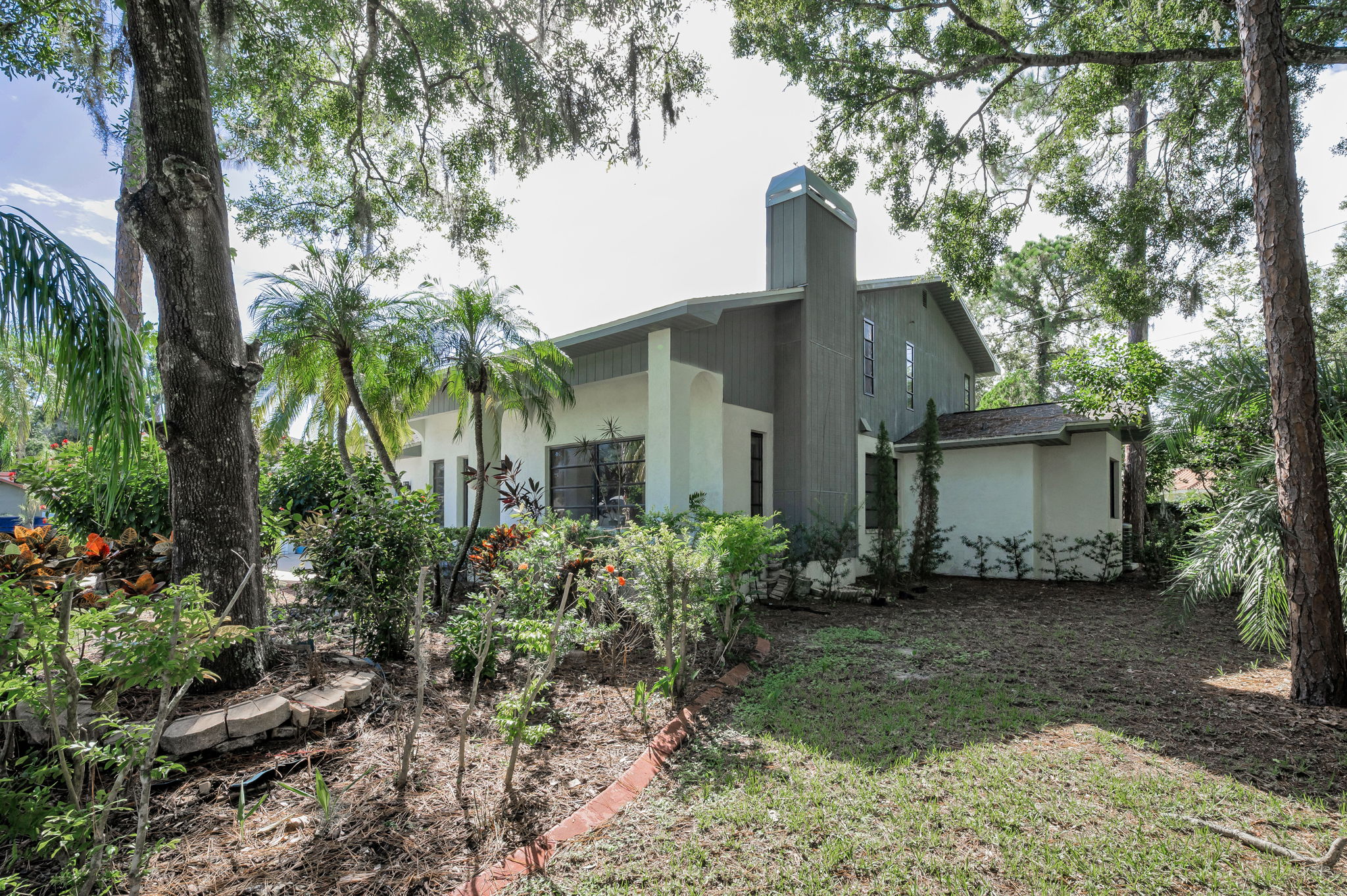 Front Exterior5
