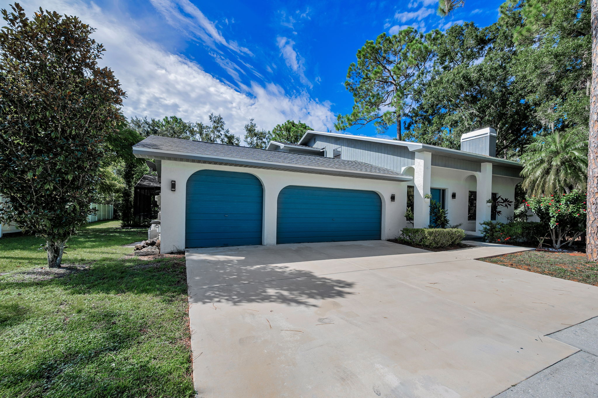 Front Exterior12