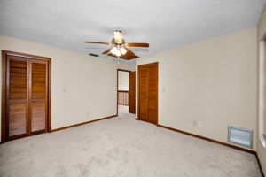 Upper Level Bedroom4