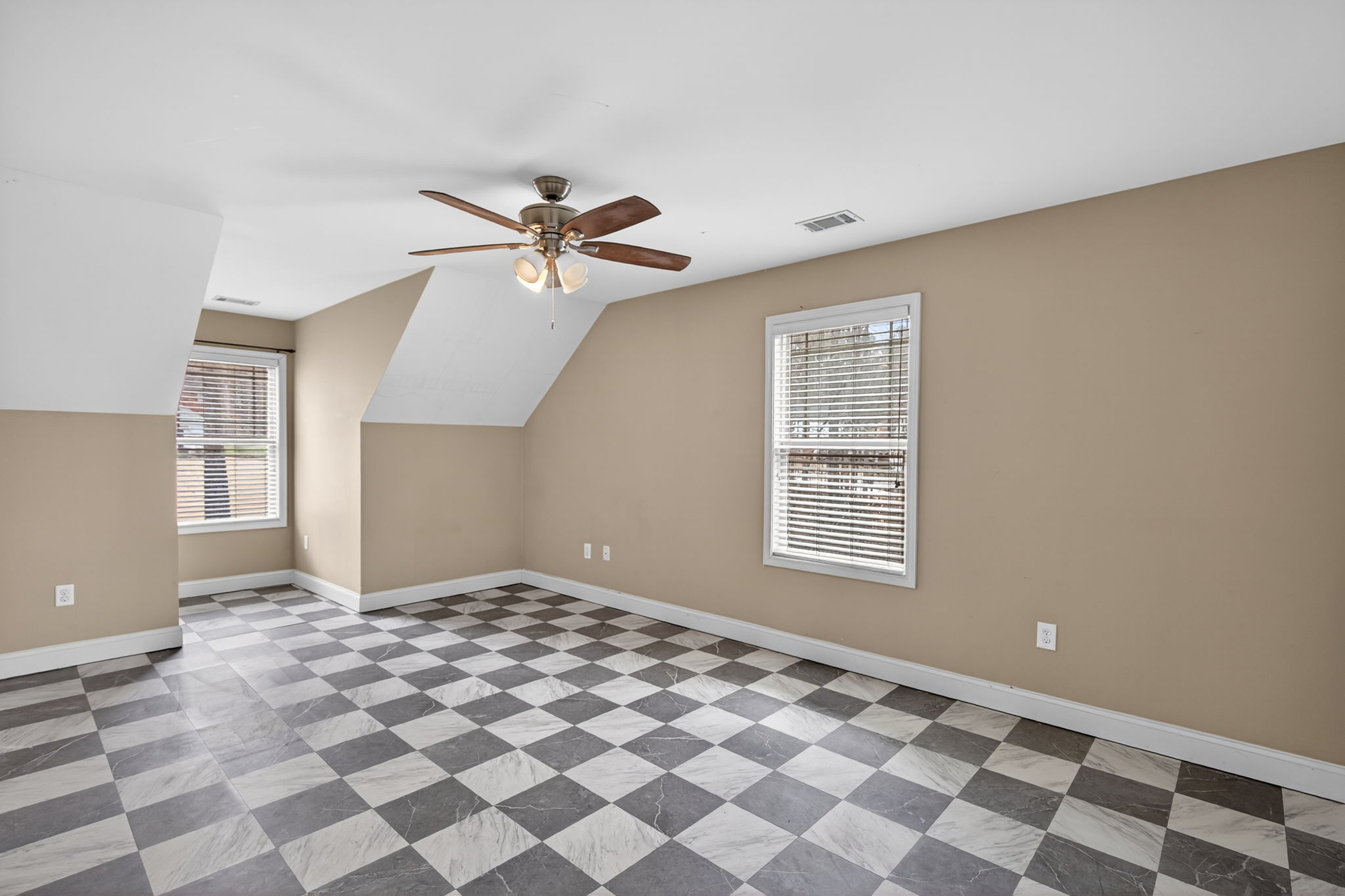 mppmedia3131sweetbriardr26