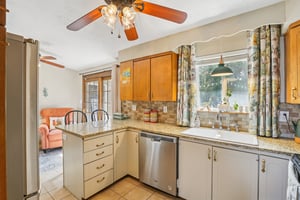 Gorgeous Counters and backsplash.jpg