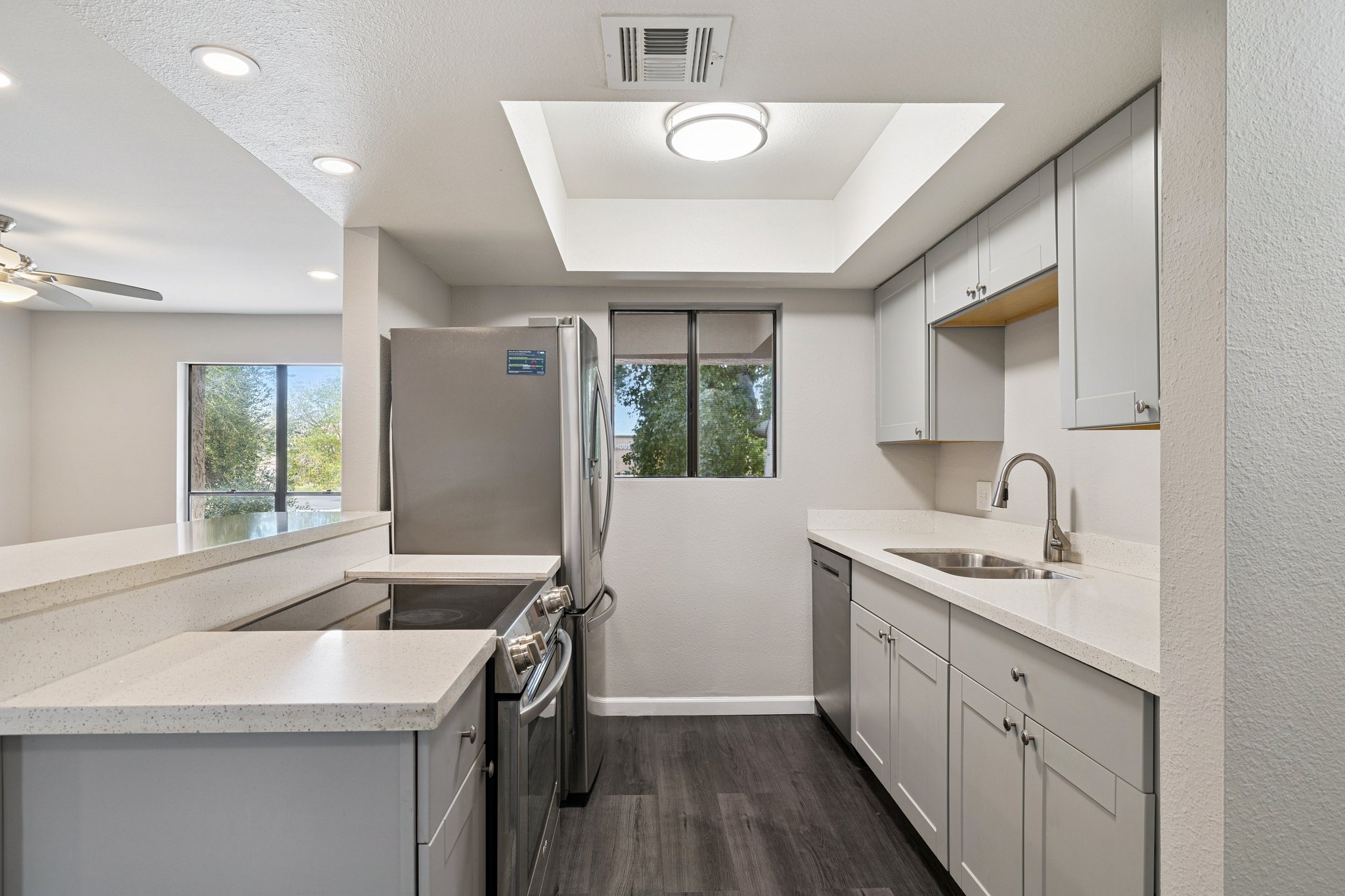 3131 W Cochise Dr 202 - 008.jpg