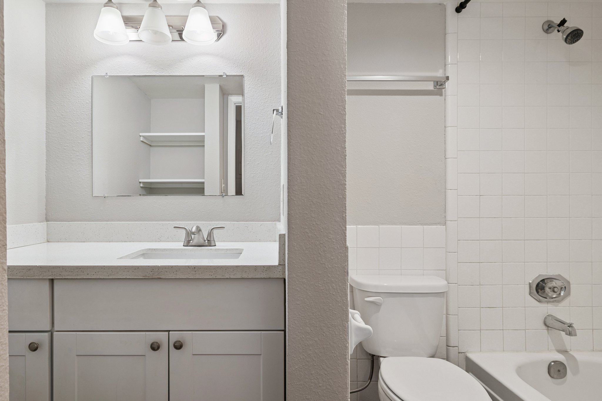 3131 W Cochise Dr 202 - 011.jpg