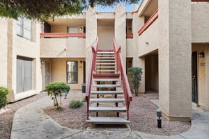 3131 W Cochise Dr 202 - 002.jpg