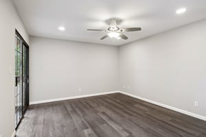 3131 W Cochise Dr 202 - 009.jpg