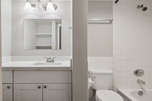 3131 W Cochise Dr 202 - 011.jpg