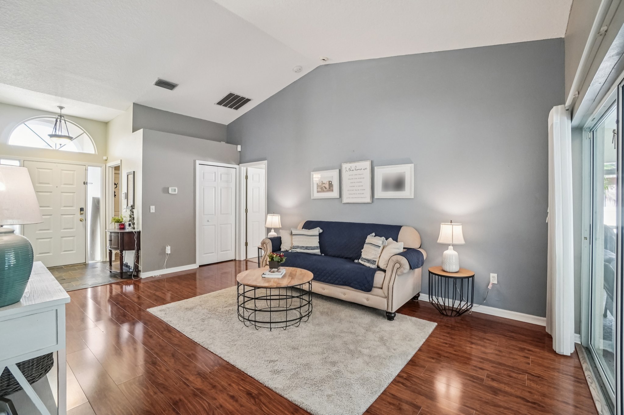 Shoreline Dr-S0512-007.jpg