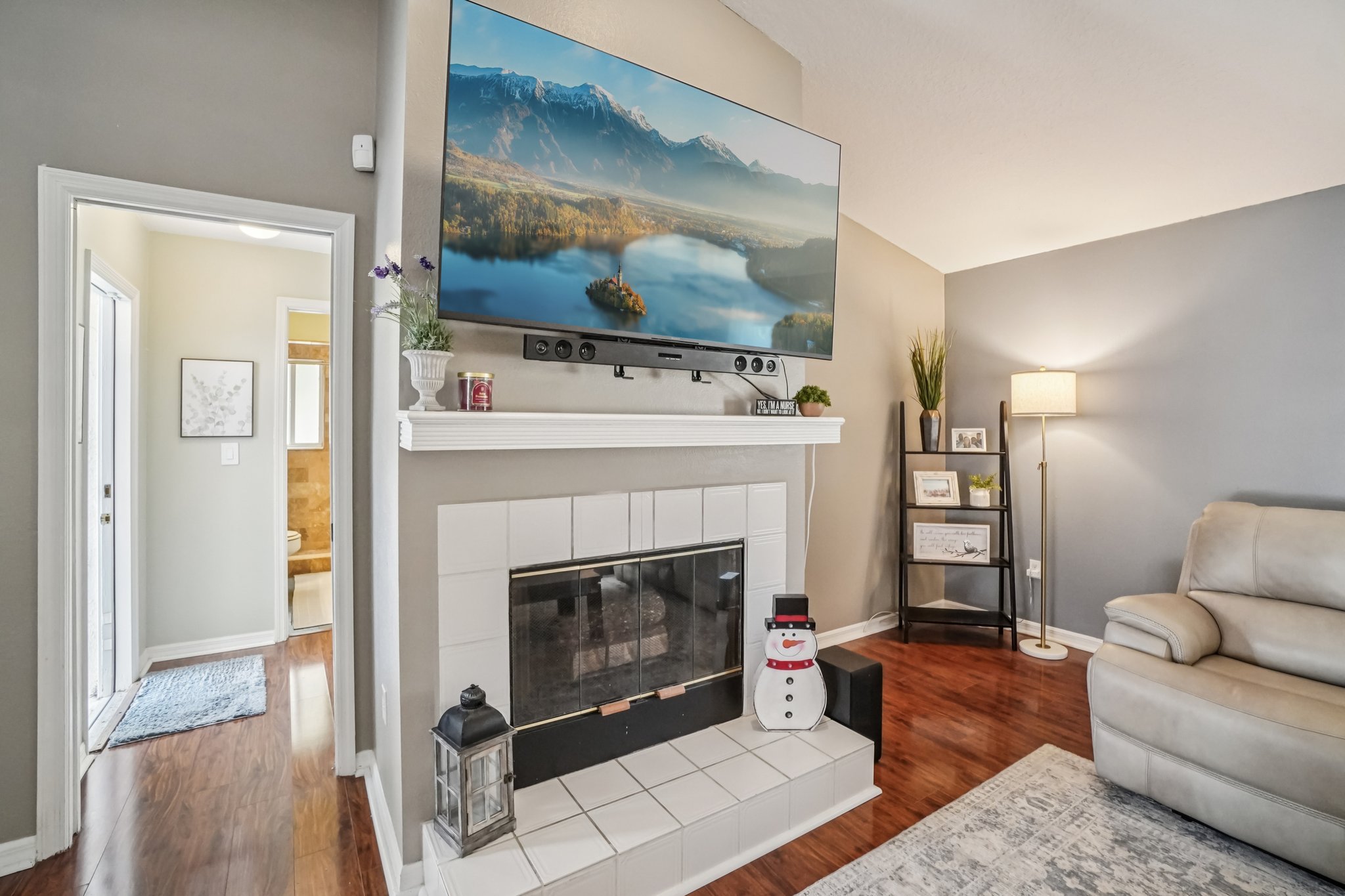 Shoreline Dr-S0512-011.jpg