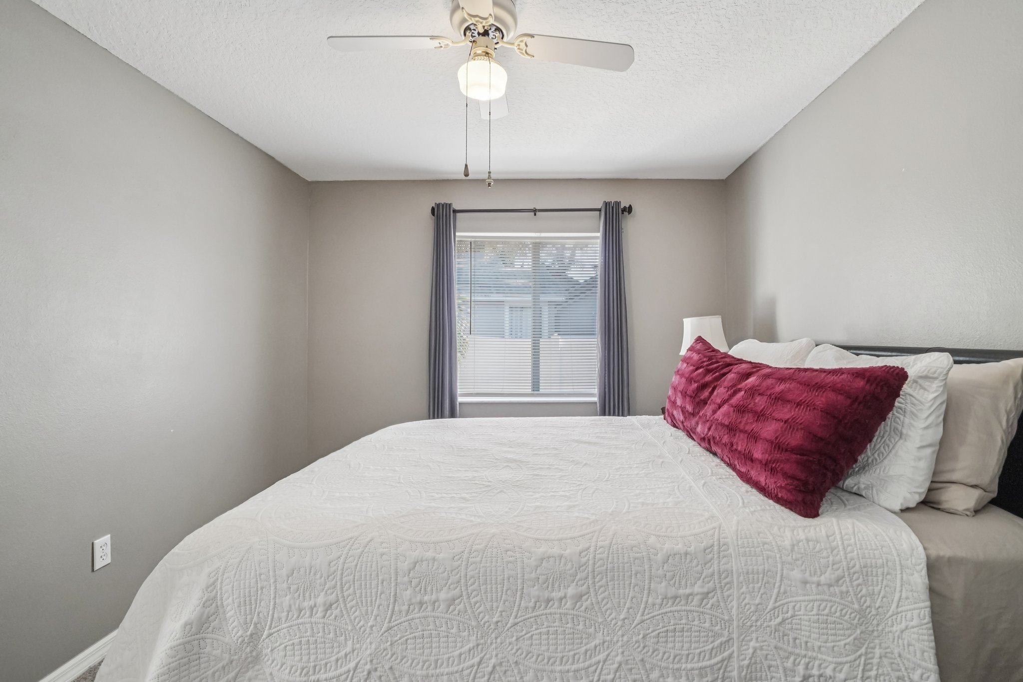 Shoreline Dr-S0512-035.jpg