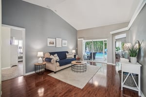 Shoreline Dr-S0512-008.jpg