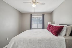 Shoreline Dr-S0512-035.jpg