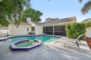 Shoreline Dr-S0512-039.jpg