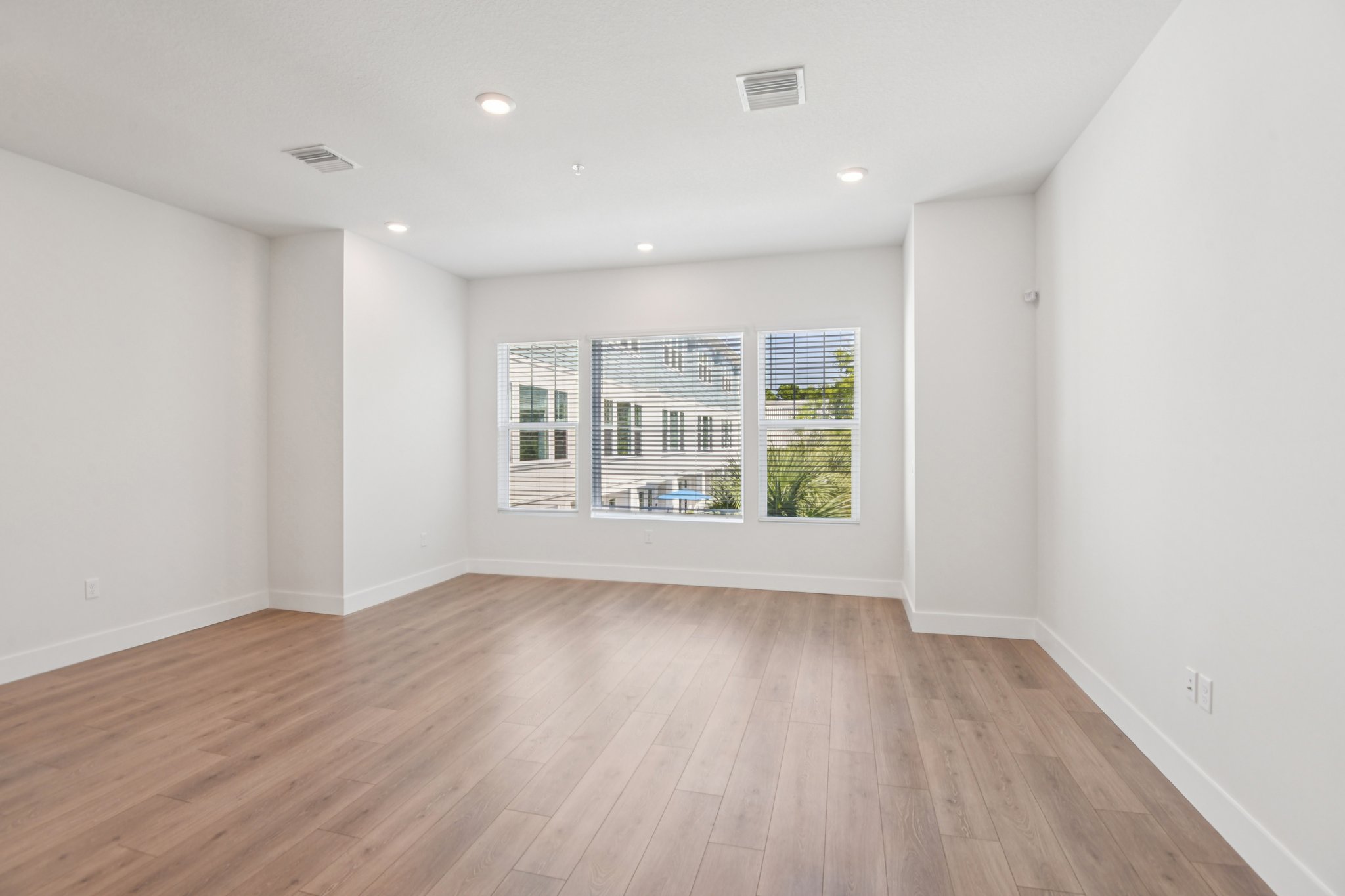 4th Ter N-S2703-008.jpg