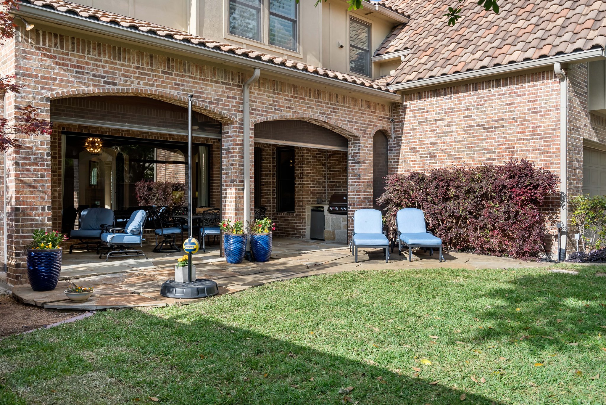 3133 Amherst Ave, Dallas, TX 75225 Swivel