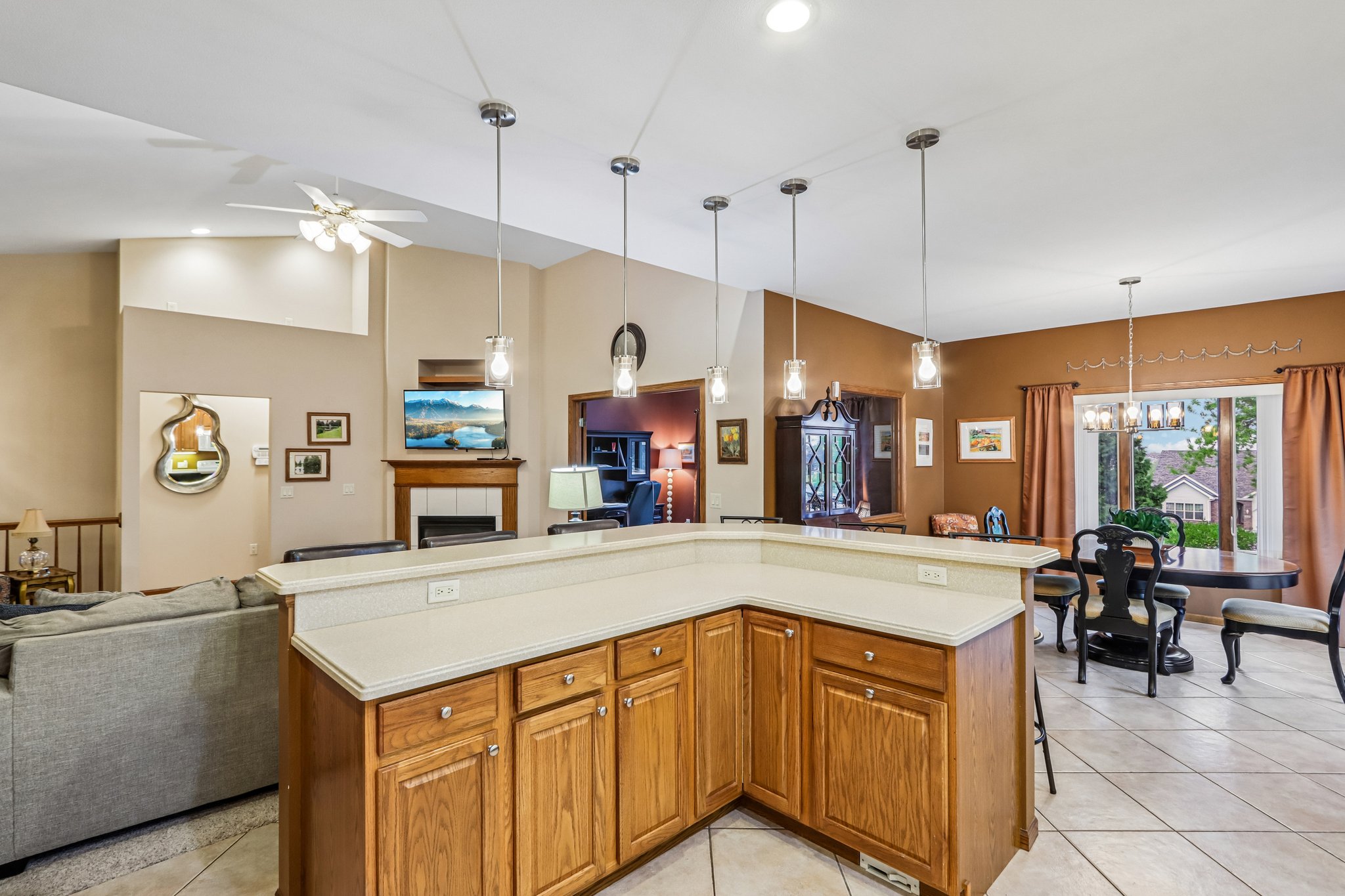Collingwood Dr-S2804-016.jpg