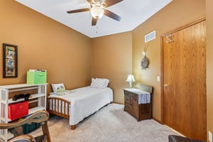 Collingwood Dr-S2804-033.jpg