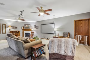 Collingwood Dr-S2804-042.jpg