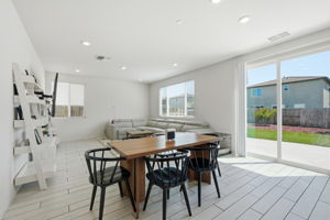  Photo 44