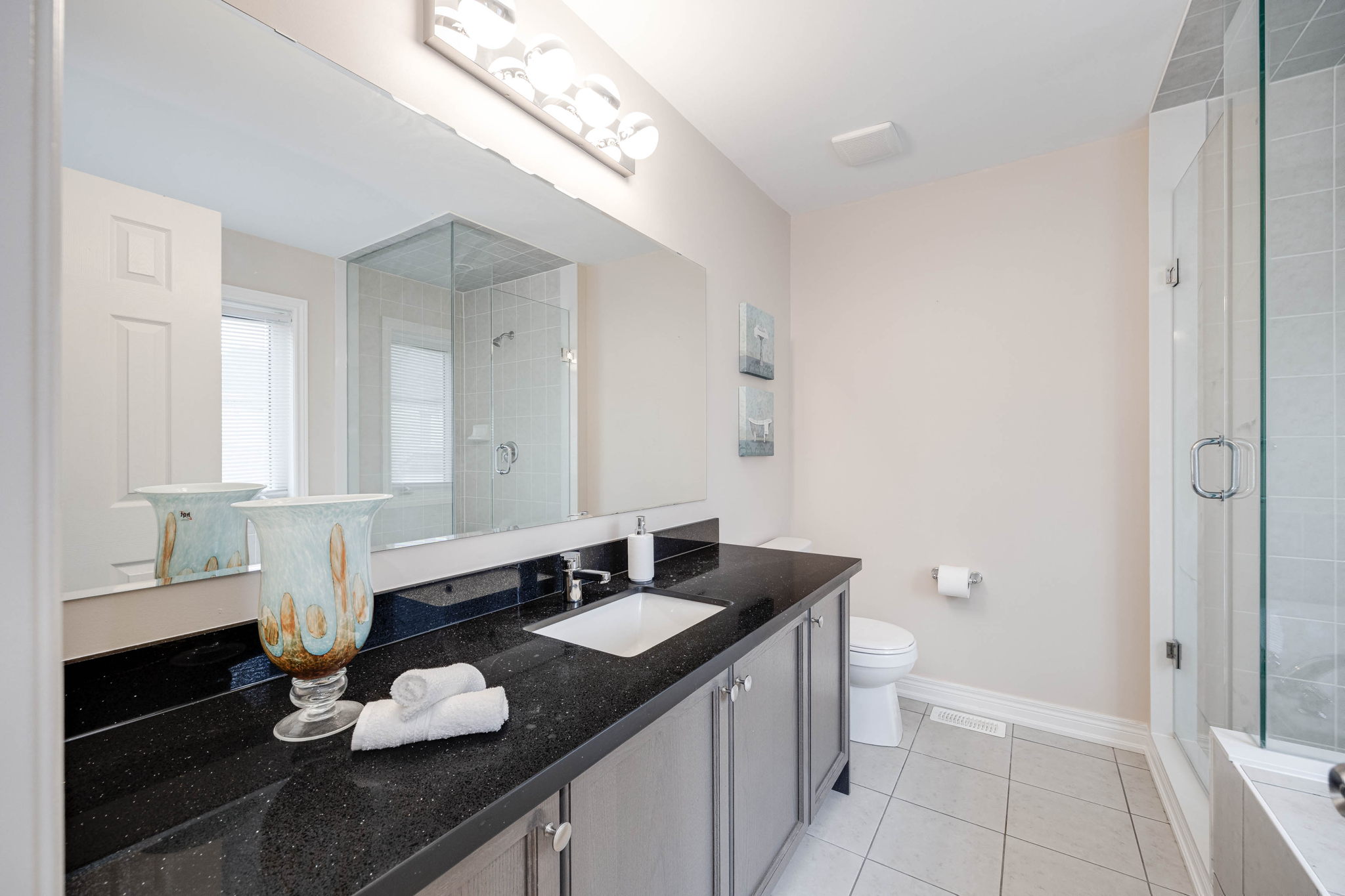 Burlington property showcase — delivered property photograph 32