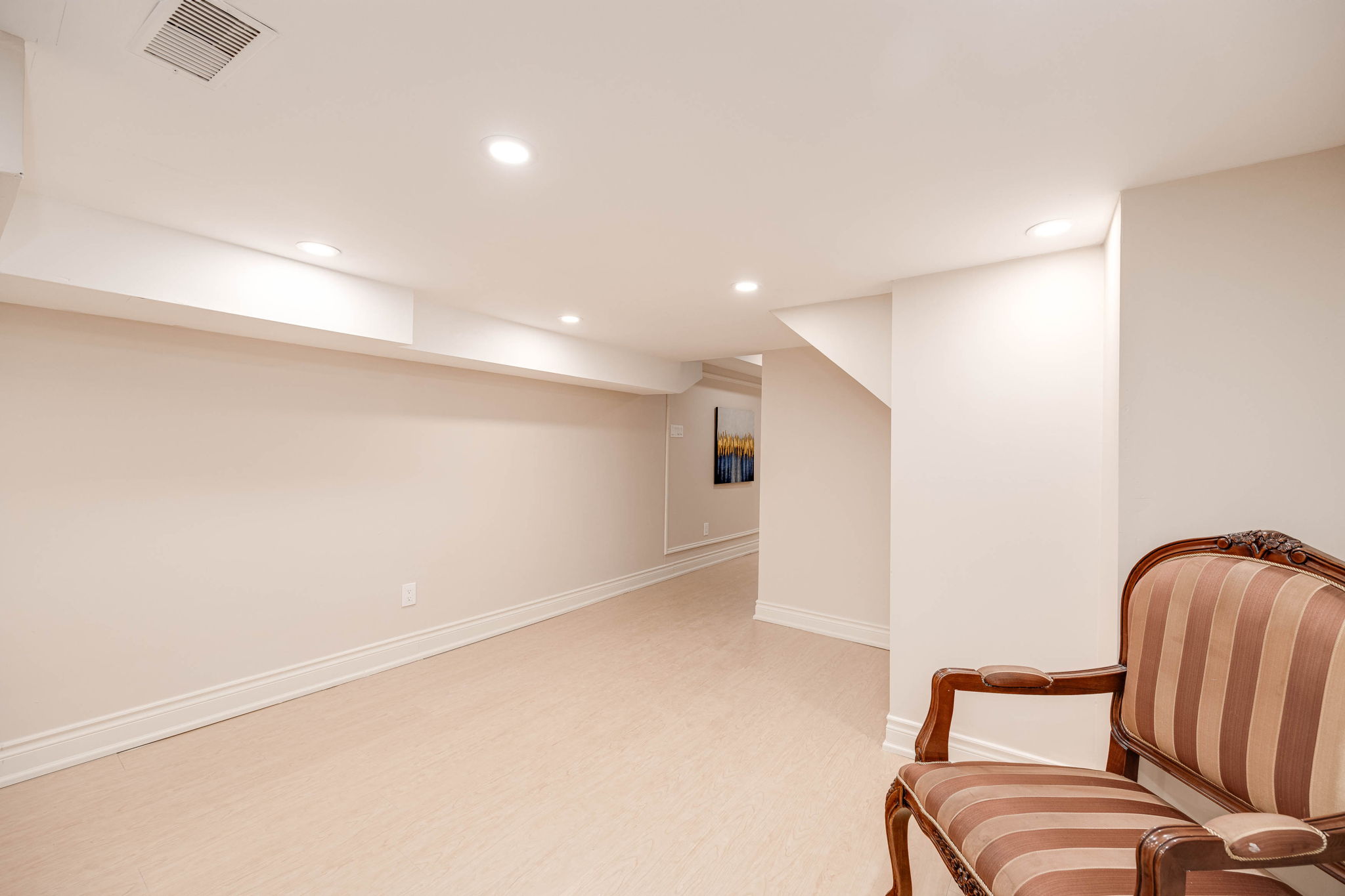 Burlington property showcase — delivered property photograph 38