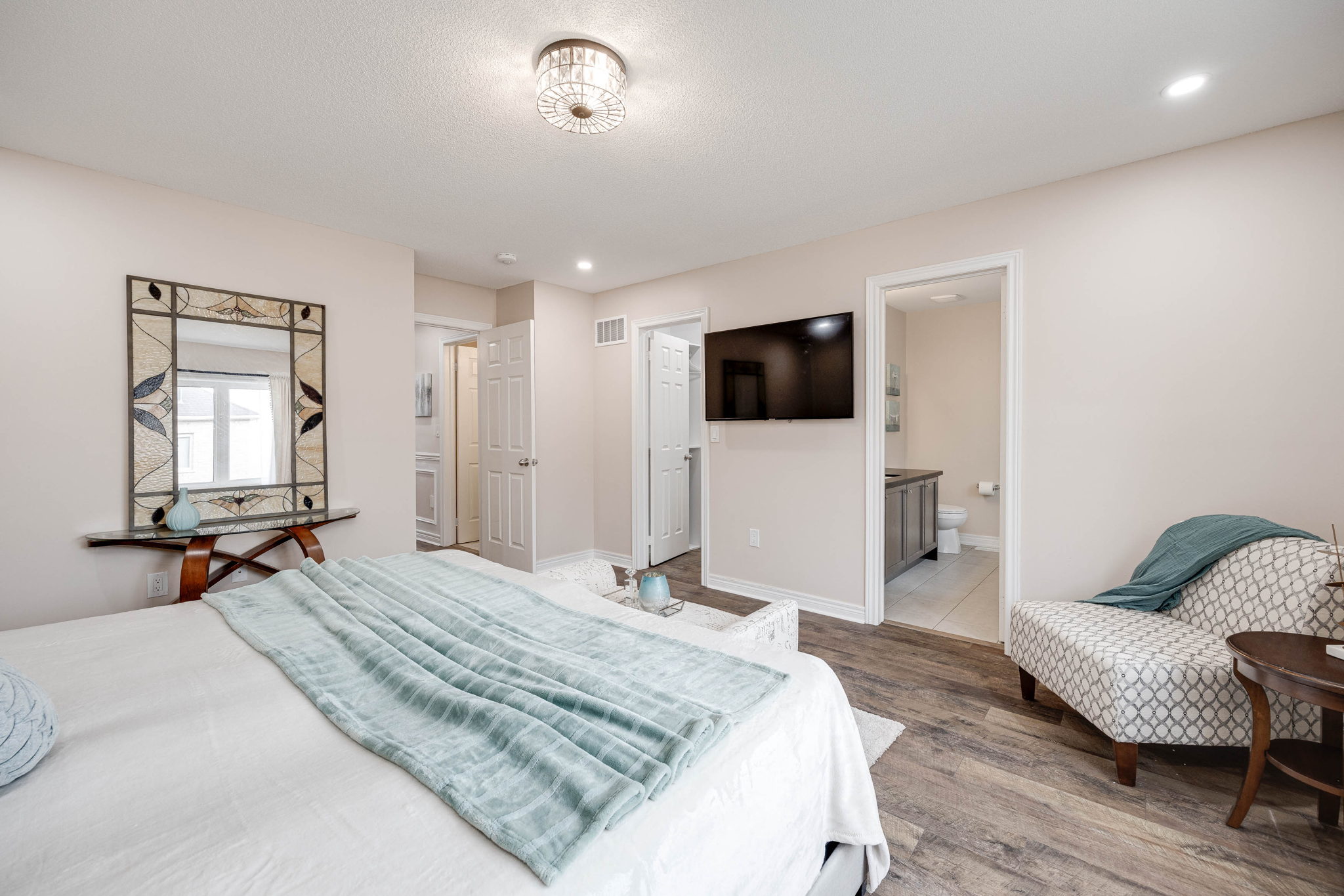 Burlington property showcase — delivered property photograph 31