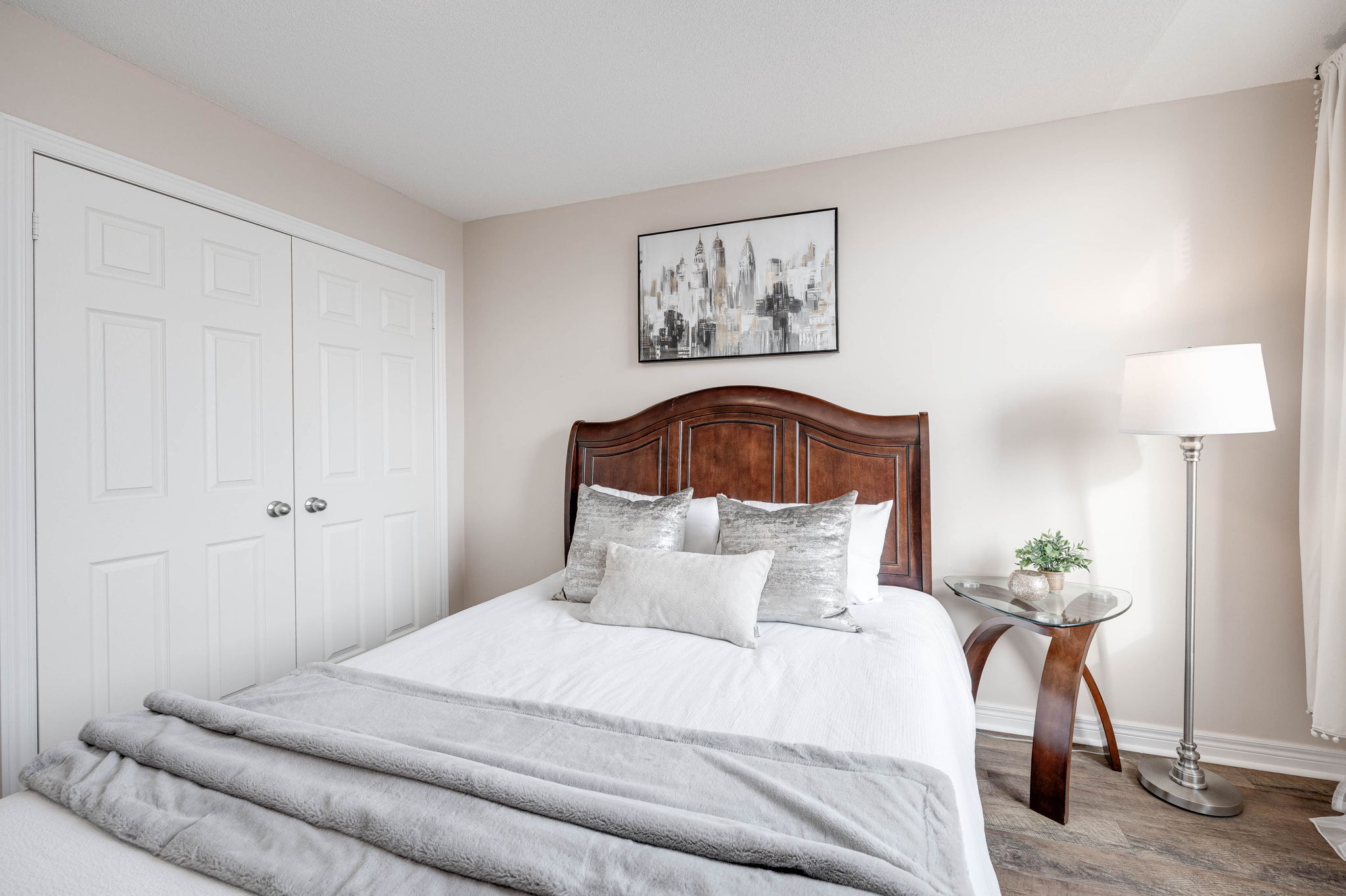 Burlington property showcase — delivered property photograph 24