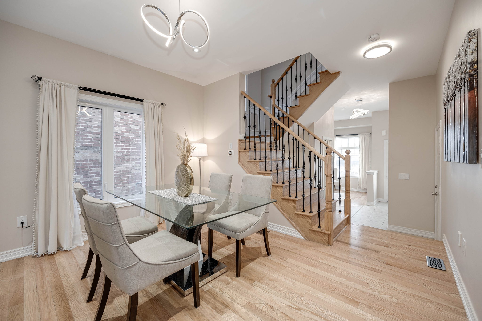 Burlington property showcase — delivered property photograph 16