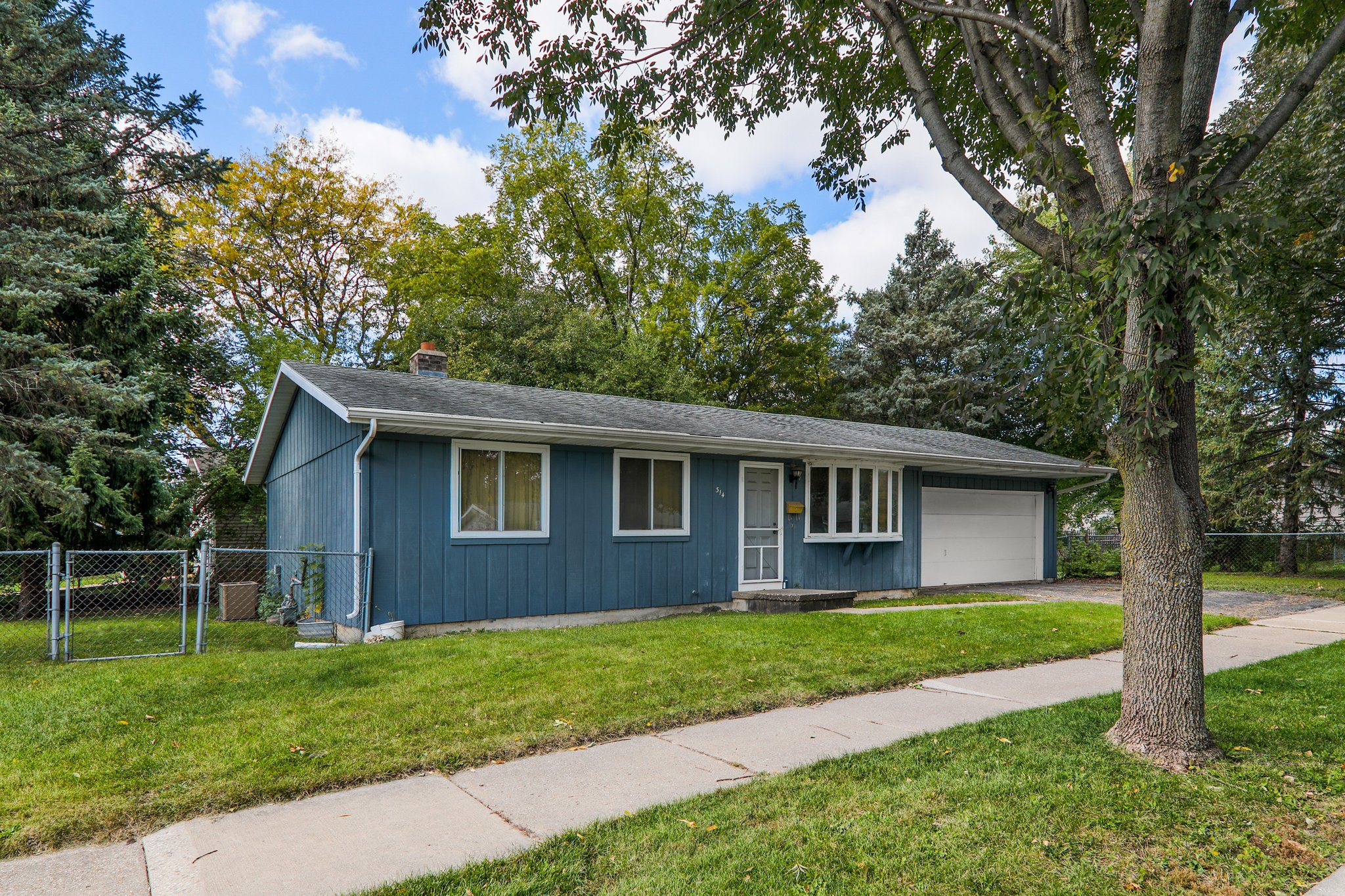 314 Acewood Blvd, Madison, WI 53714 Step Inside Media