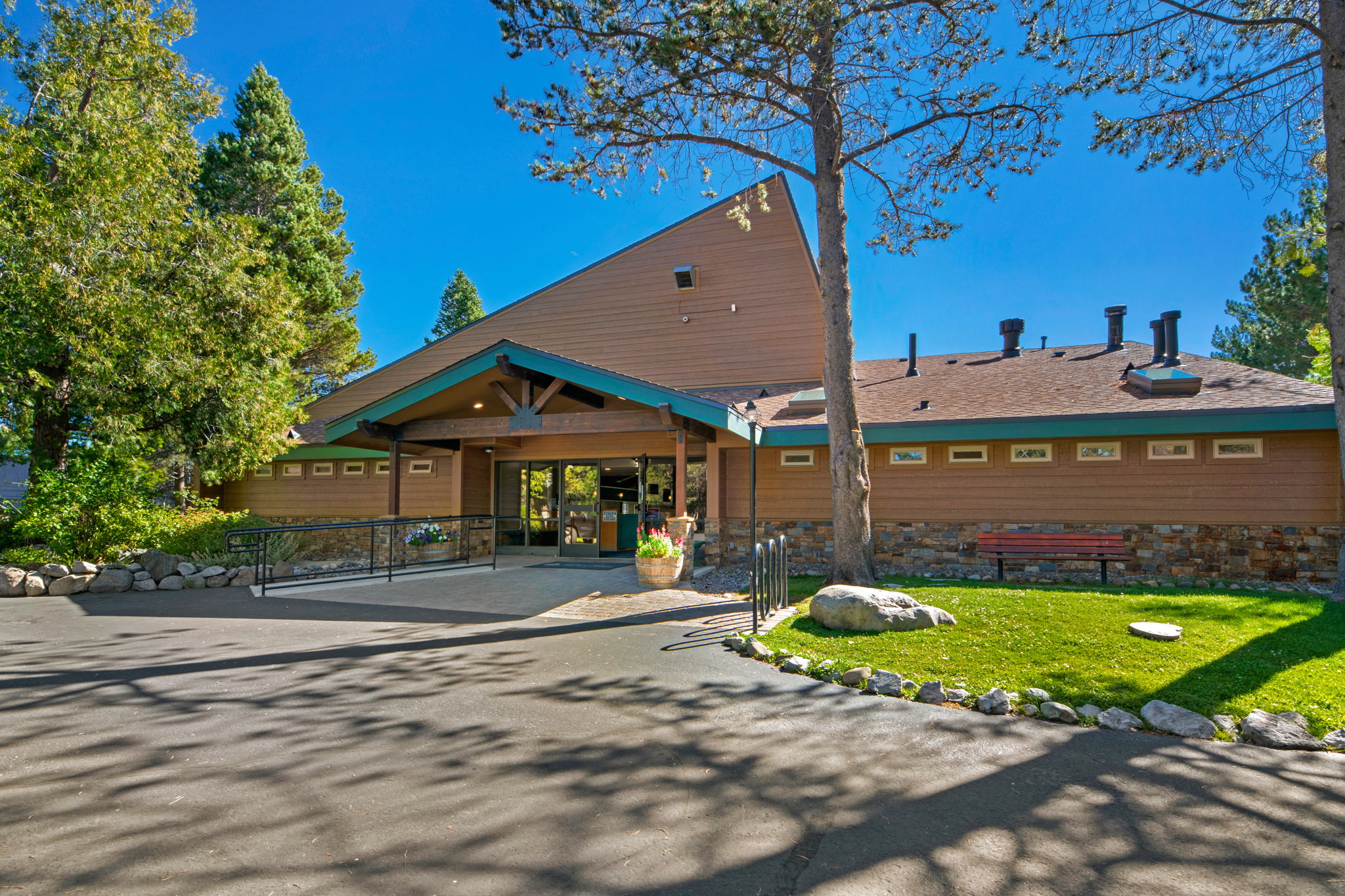 314 Beach Dr, South Lake Tahoe, CA 96150, USA Photo 64