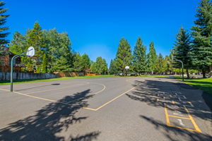 314 Beach Dr, South Lake Tahoe, CA 96150, USA Photo 37