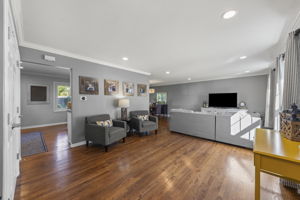 Foyer/Living Room