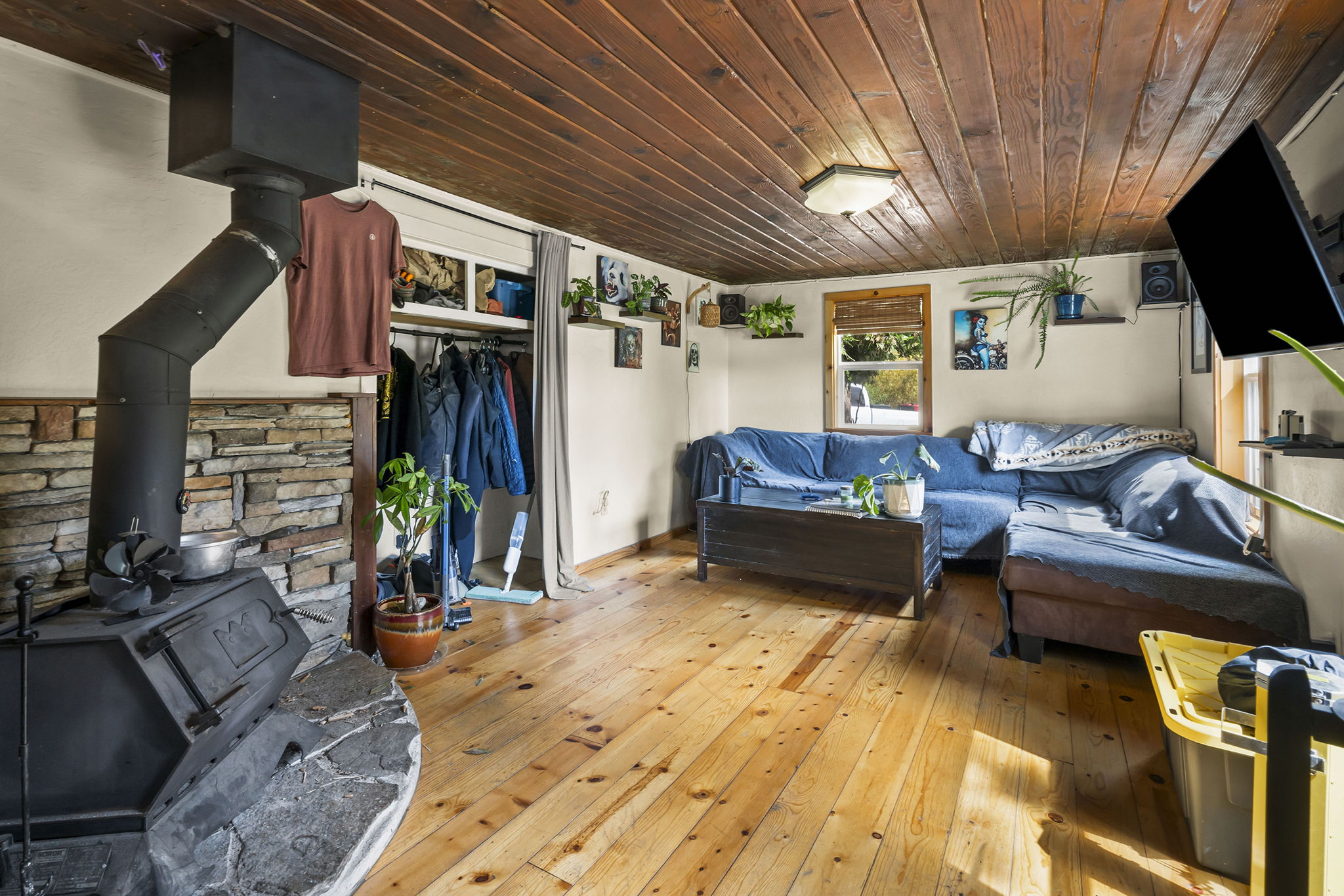 One Bedroom Cabin Living Room