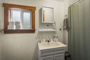 Two Bedroom Cabin 2nd Bathroom