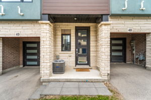Front Porch/Entrance