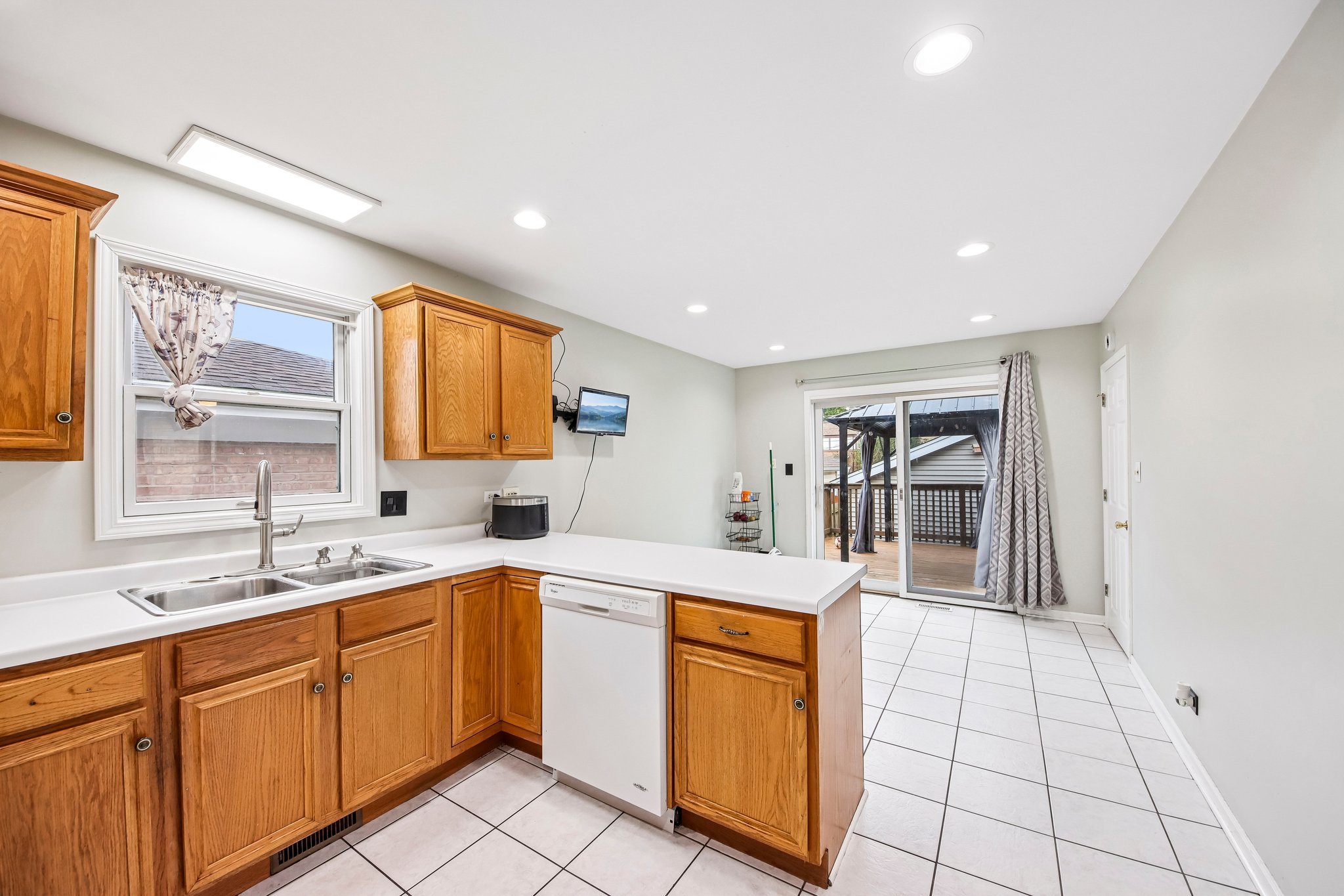 Emerson St-S1709-013.jpg