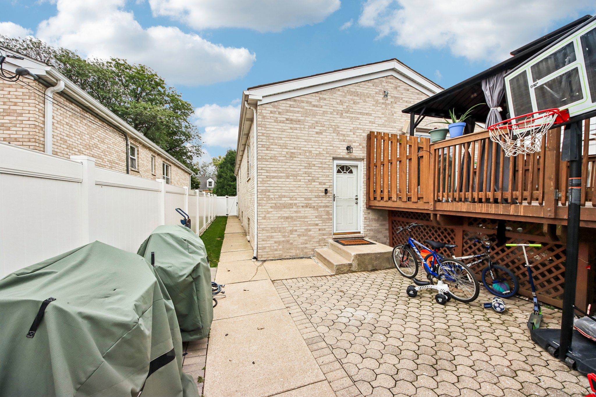 Emerson St-S1709-039.jpg