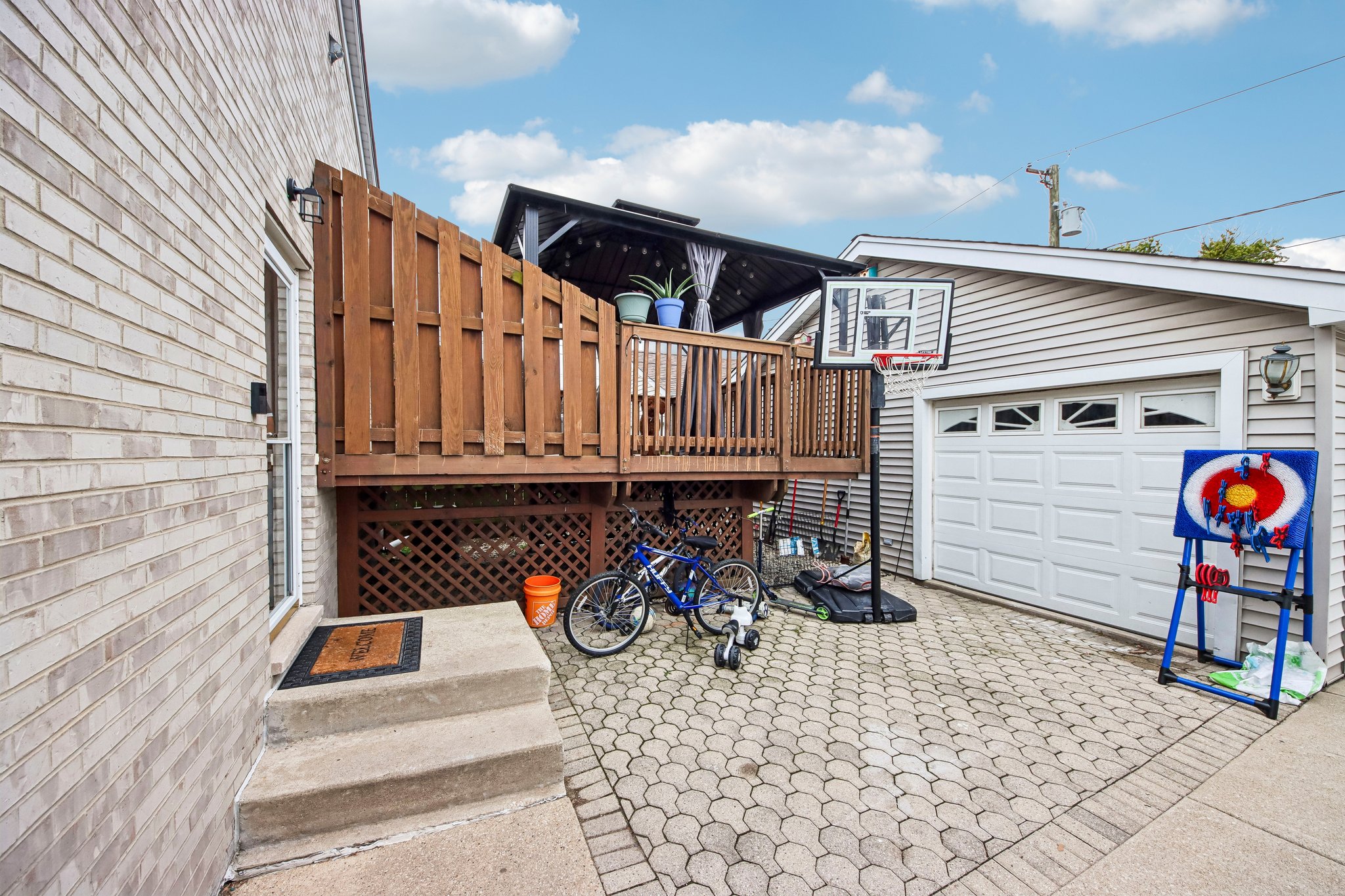 Emerson St-S1709-041.jpg