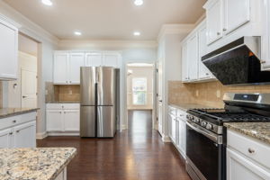 Kitchen w Granite Countertops
