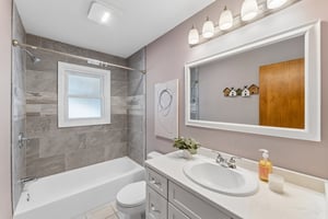 Hilliard Blvd-S2410-020.jpg