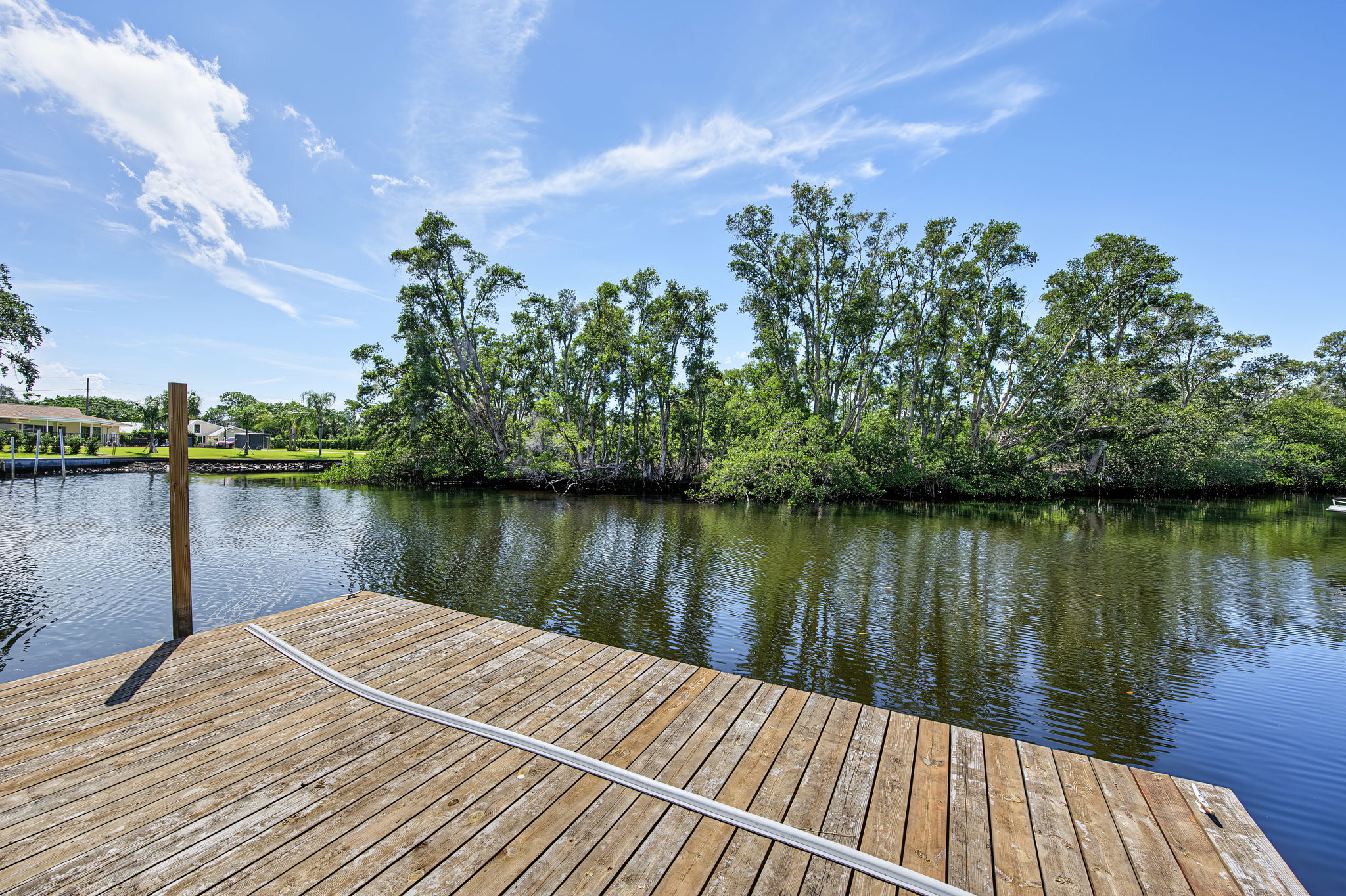 Dock 2