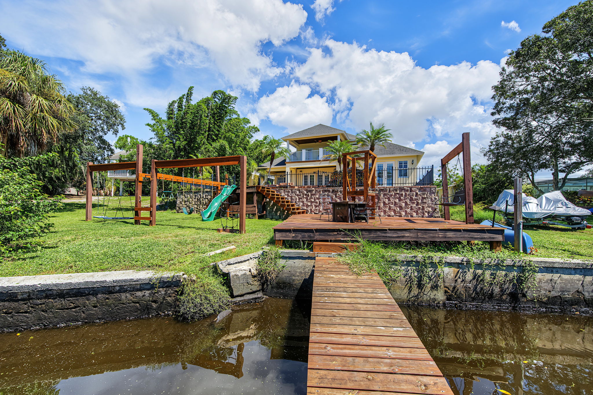 Dock 4