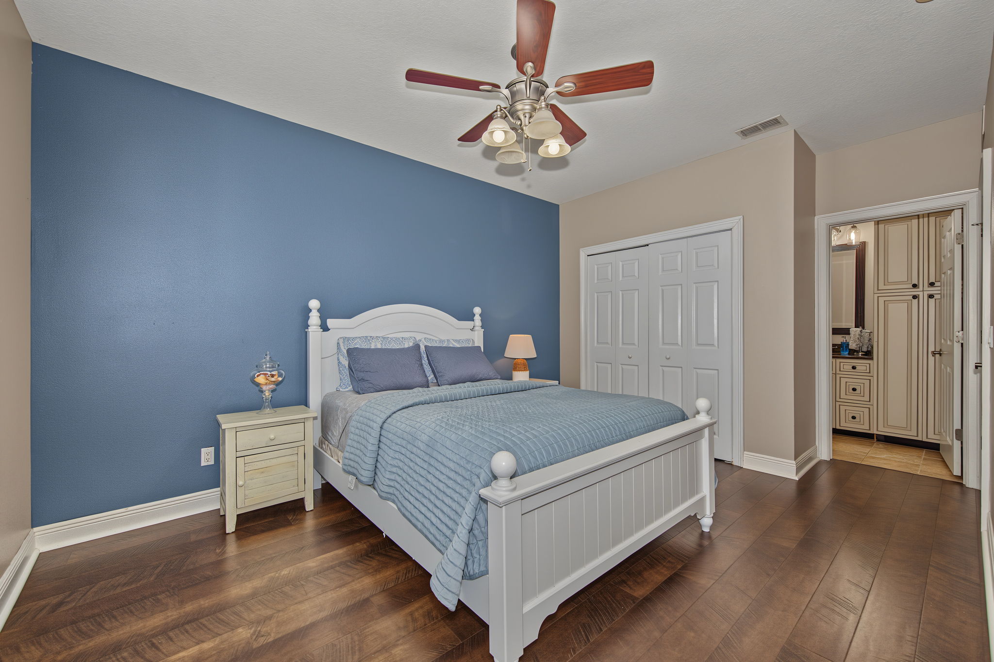 Upper Level Bedroom 2b
