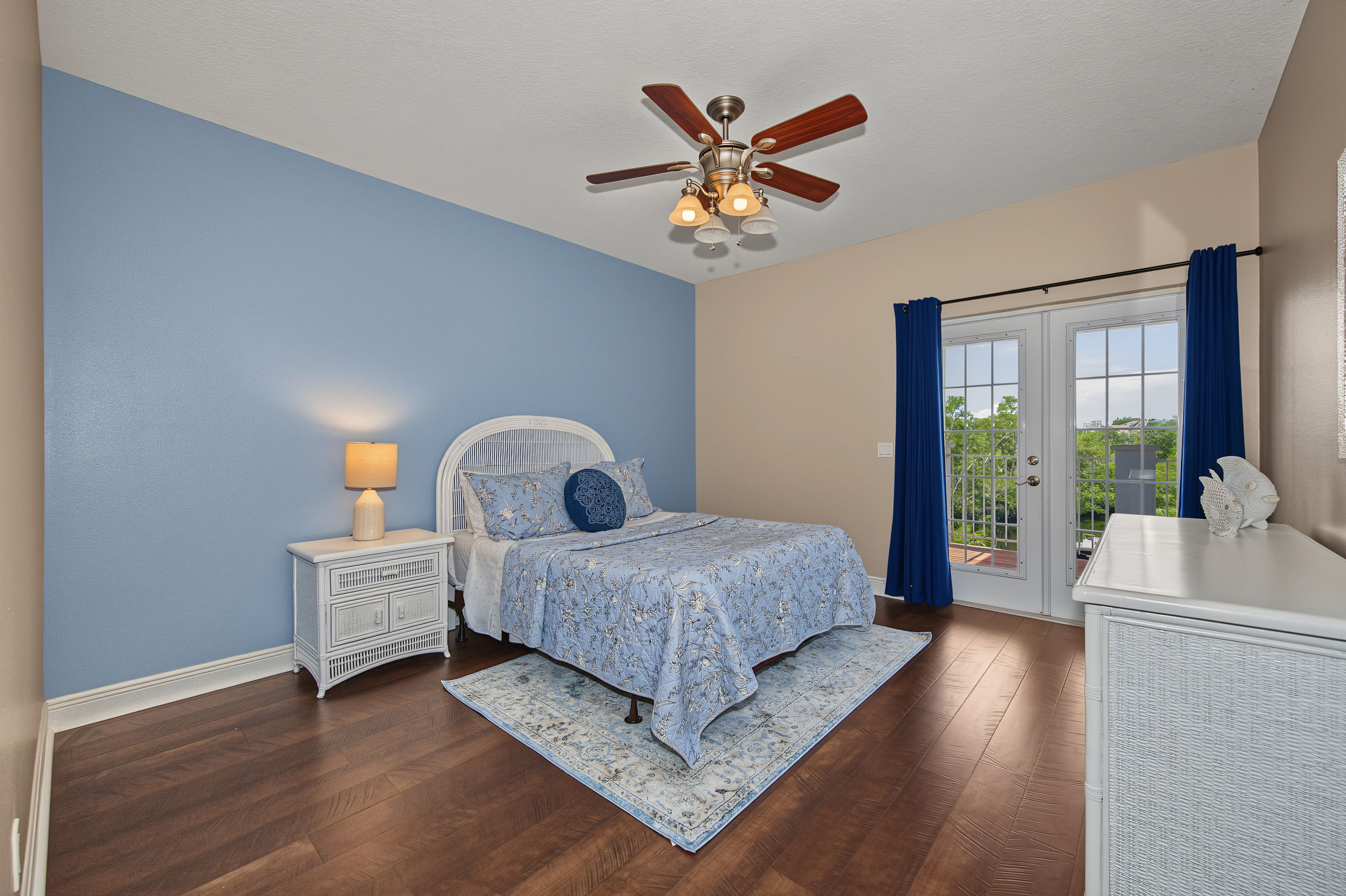 Upper Level Bedroom 4a-e