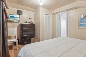 W 54th Pl-S2807-031.jpg